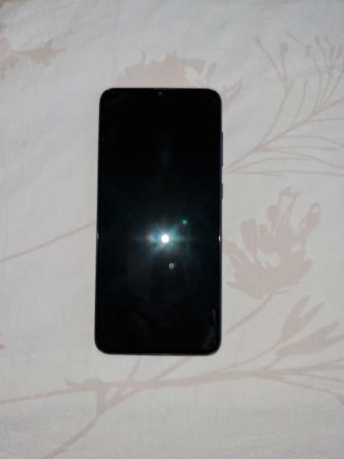 SAMSUNG A70 **** READ DESCRIPION***