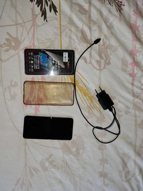 SAMSUNG A70 **** READ DESCRIPION***