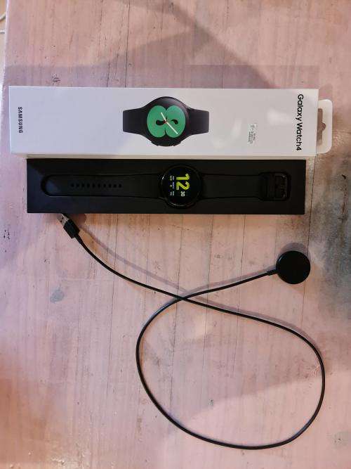 Galaxy Watch 4 ***secondhand***