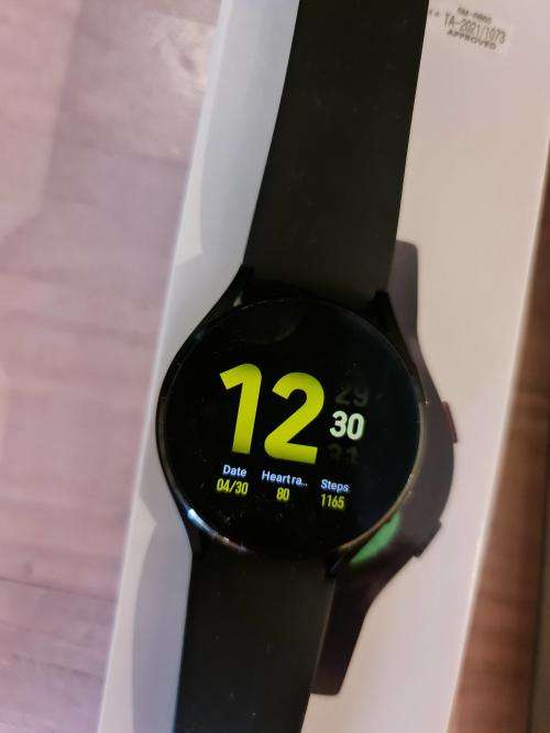Galaxy Watch 4 ***secondhand***