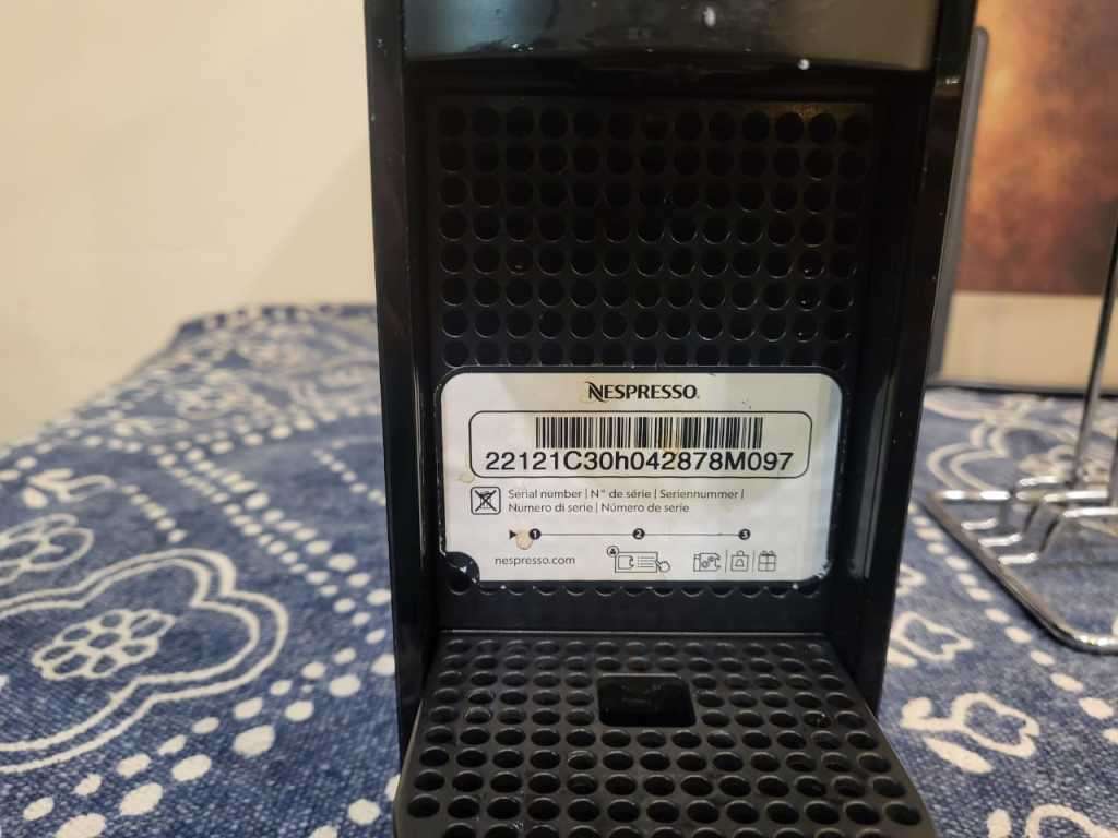 Nespresso Essenza Mini Coffee Machine ** second hand***
