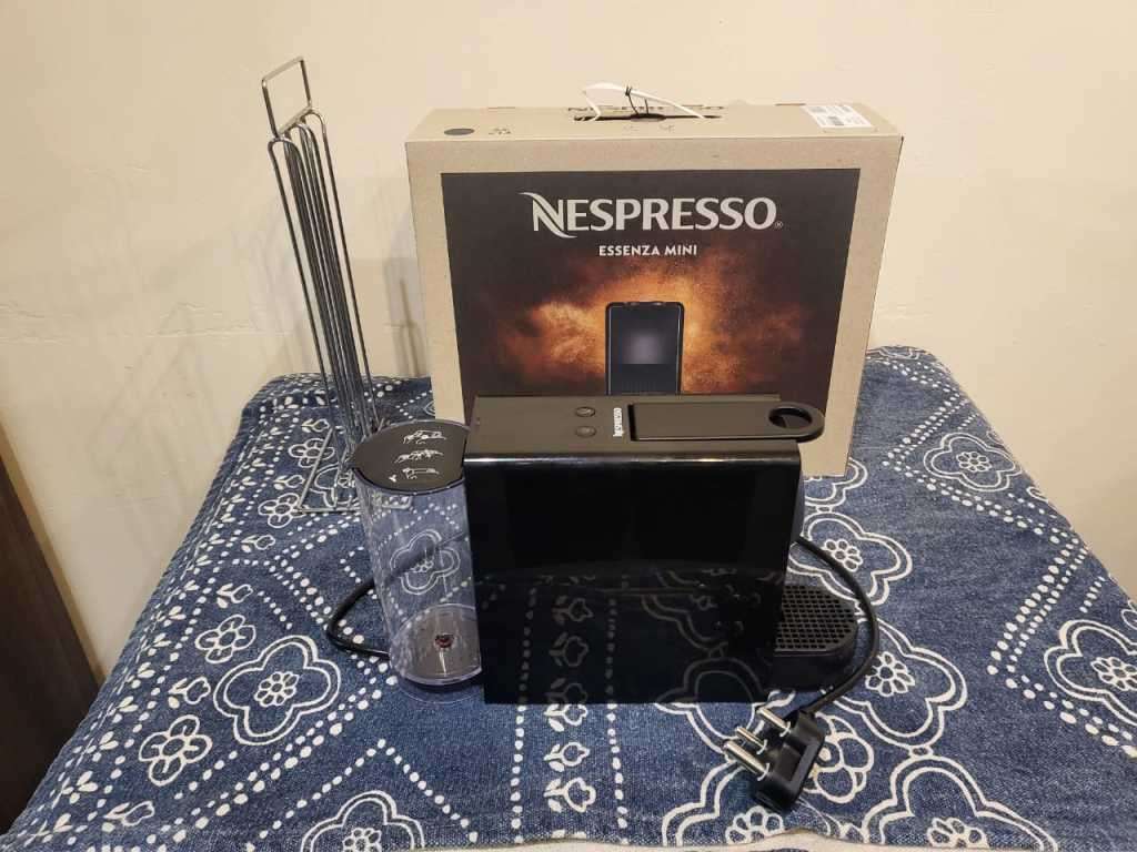 Nespresso Essenza Mini Coffee Machine ** second hand***
