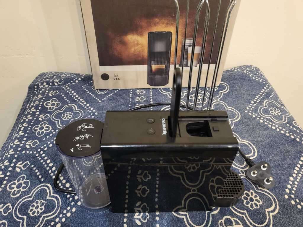 Nespresso Essenza Mini Coffee Machine ** second hand***