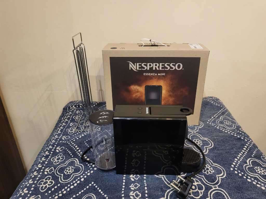 Nespresso Essenza Mini Coffee Machine ** second hand***