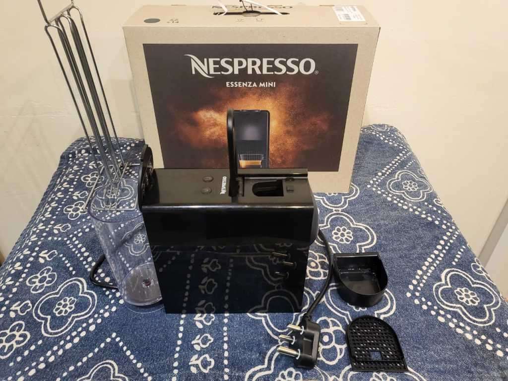 Nespresso Essenza Mini Coffee Machine ** second hand***