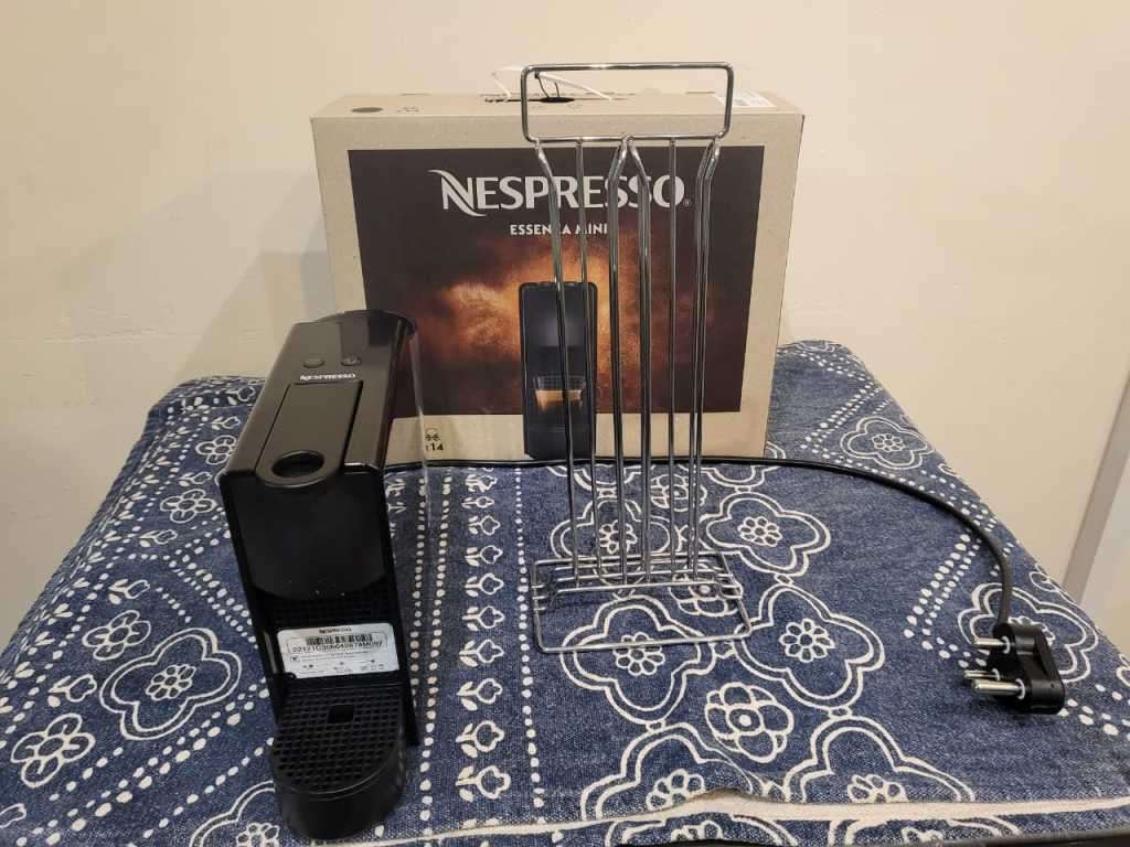 Nespresso Essenza Mini Coffee Machine ** second hand***