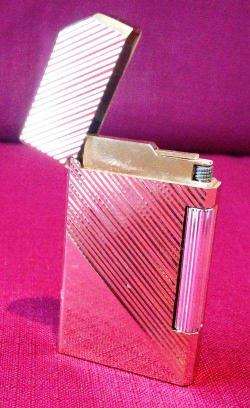 Vintage âAurora Styleâ Ronson Lighter