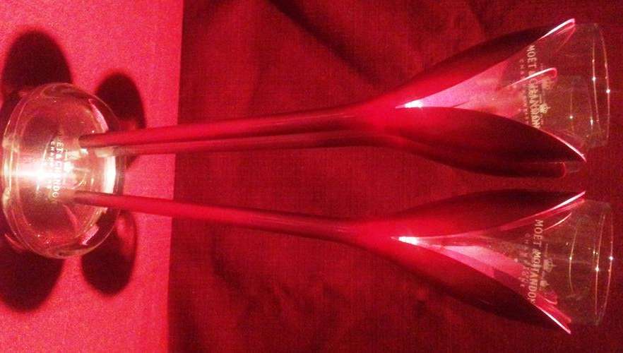 MOET & CHANDON 4 GLASSES FLOWER ROSE CHAMPAGNE FLUTES