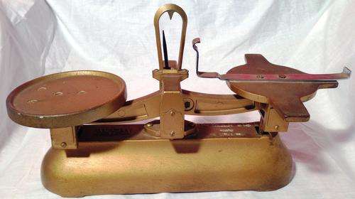 Vintage Avery 4lb Post Office Scales