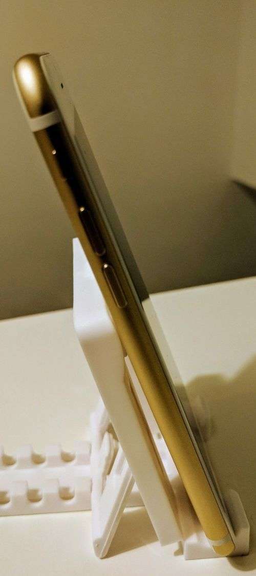 Apple Iphone 7 128GB Gold pre-owned Immaculate Local Stock