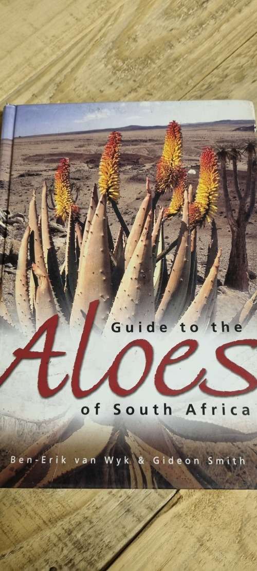 Guide to the Aloes of South Africa. Ben-Erik Van Wyk, Gideon Smith.