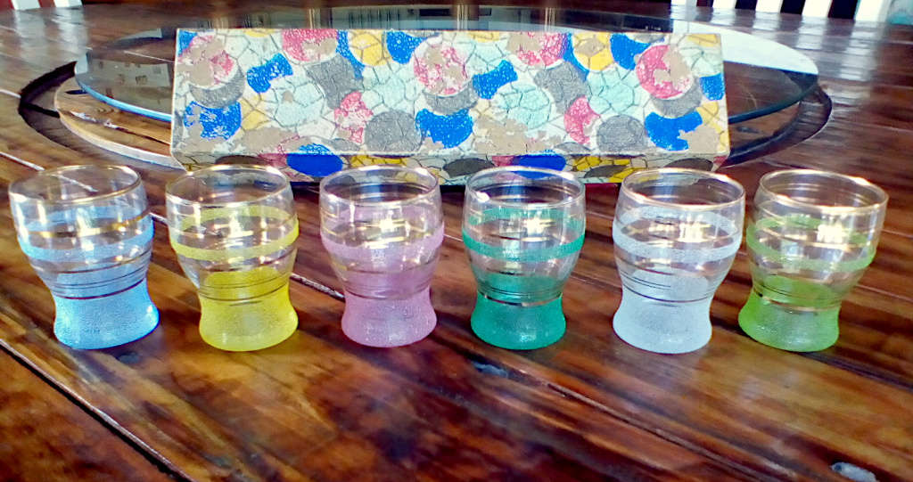 Dema gold rimmed vintage shotglasses set