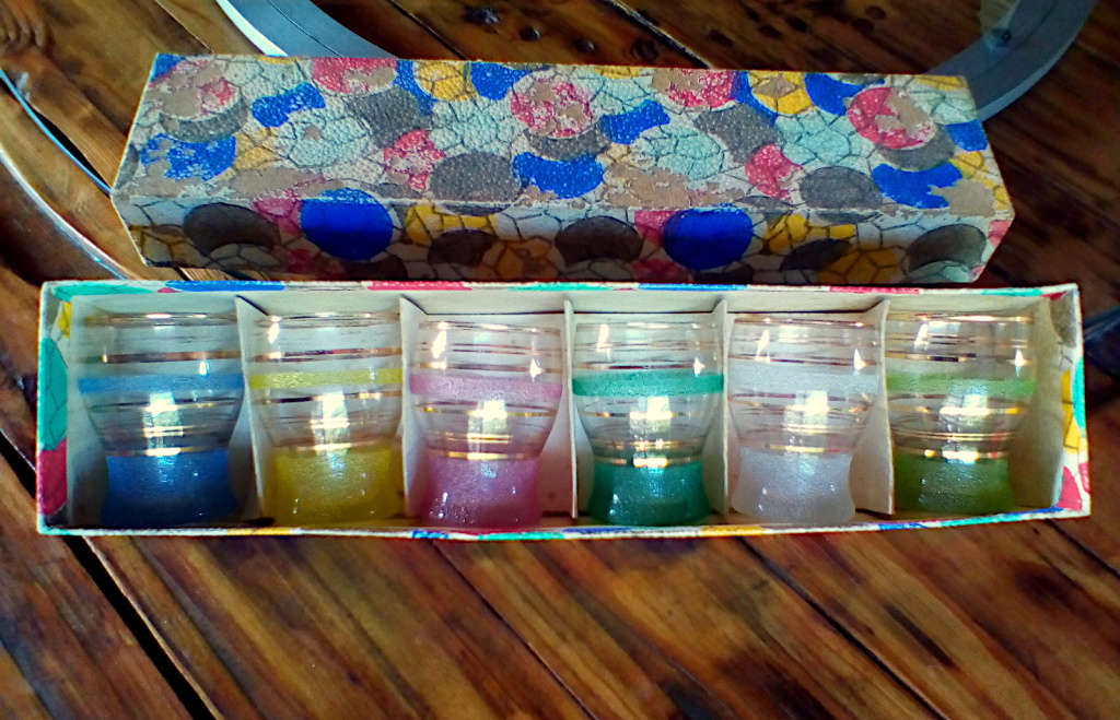 Dema gold rimmed vintage shotglasses set