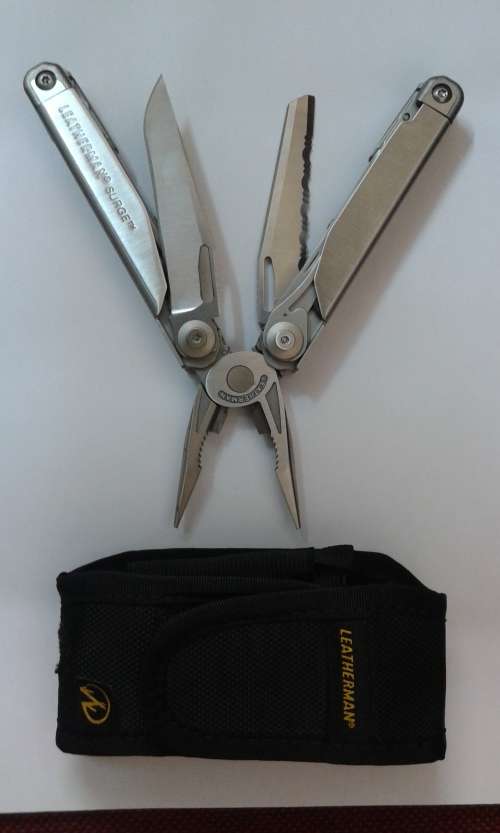 Leatherman SURGE multi tool