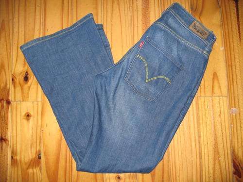 LEVIS 'EVA' CUT - SIZE 36