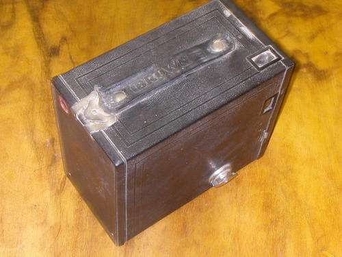 OLD CAMERA(BROWNIE)