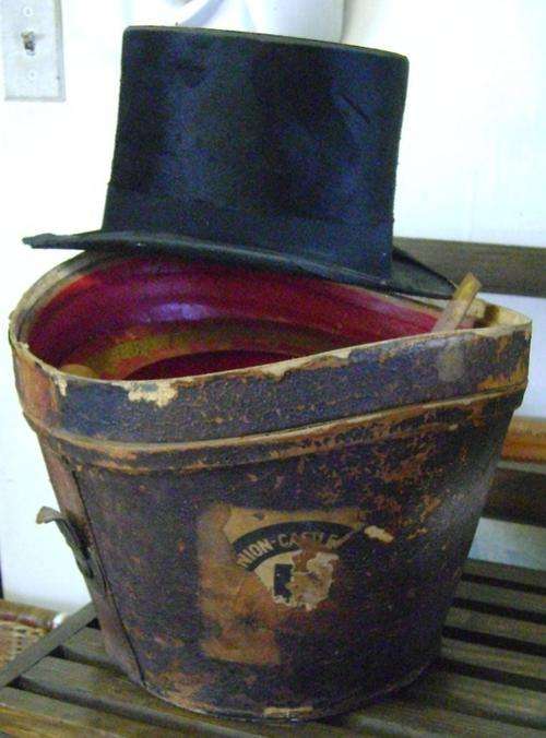 TOP HAT IN ORIGINAL BOX