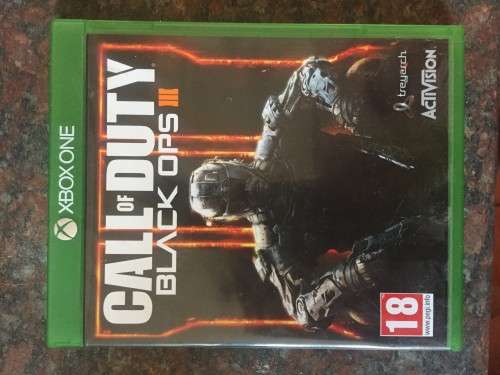 Xbox One 500 GB + 2 Controllers + 5 Games