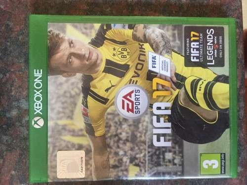 Xbox One 500 GB + 2 Controllers + 5 Games