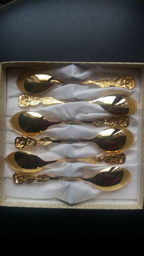 EETRITE 24 ct GOLD PLATED 6 PCE TEASPOON SET. NEVER USED STILL IN ORIGINAL PACKING.