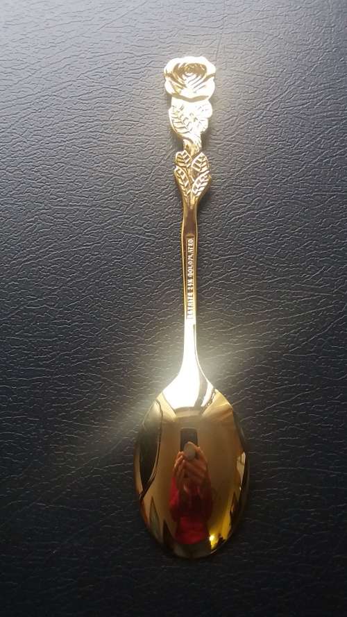 EETRITE 24 ct GOLD PLATED 6 PCE TEASPOON SET. NEVER USED STILL IN ORIGINAL PACKING.