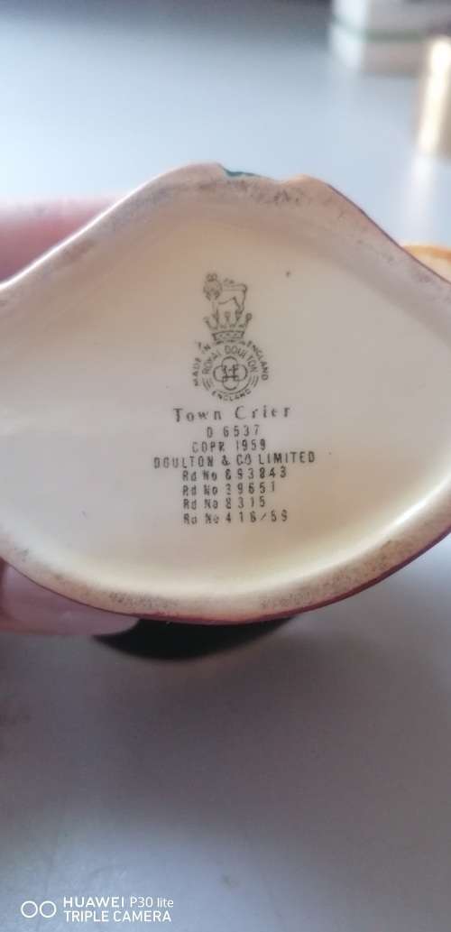 Royal Doulton Tobi cups `Town crier`