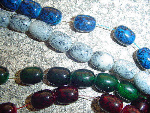 WOW! 13X16mm Marble-patterned Glass Barrel Beads (Red only - string of 52 beads)