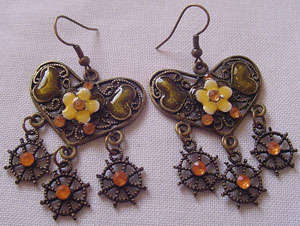 Stunning Heart Dangle Earrings Lac & Rhinestones on Bronze Tone Metal