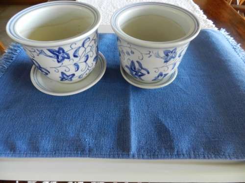 Indoor plant pots.  Set of two matching glazed plant pots