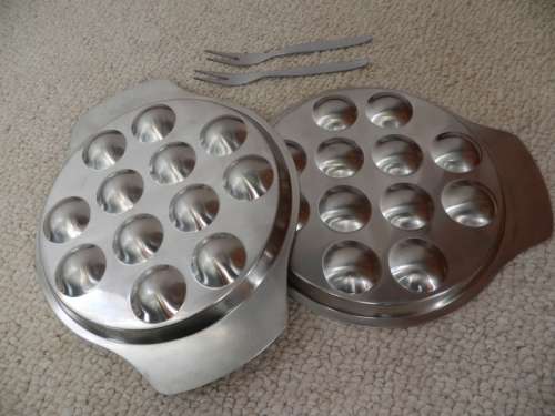 Vintage Stainless Steel Set of 2x round Escargot/Snail dishes with 2x two prong forks.