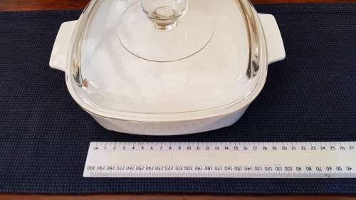 Corningware Microwave oven dish.  Microwave Plus MW-9-B Browning Skillet.