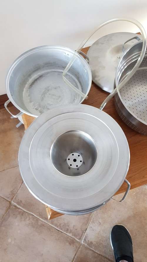 Fruit Steamer Saucepan combination. 4x piece set: