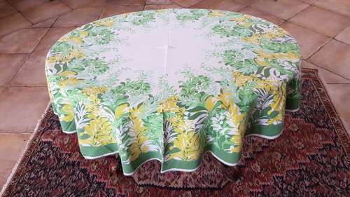 Round Cotton Table Cloth in floral design  green and white colours: Round - diameter 154cm,