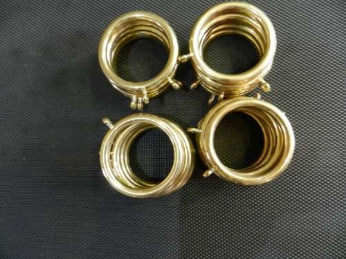 Plastic Gold coloured round Curtain Rings with eye hooks. 20x rings Dia. 6,5cm.