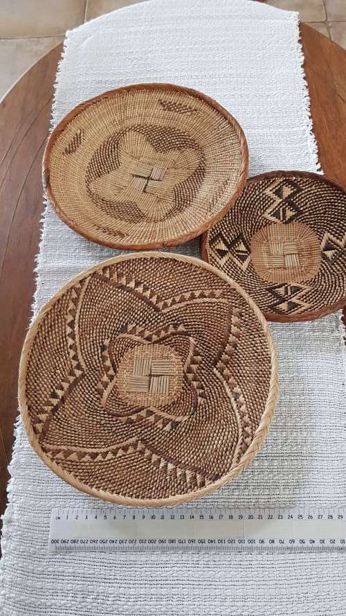 African Binga baskets. Set of 3x baskets, handmade with natural materials.