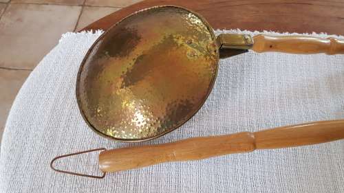 Vintage Set of 2x Handmade Brass and copper pans with long wooden handles.