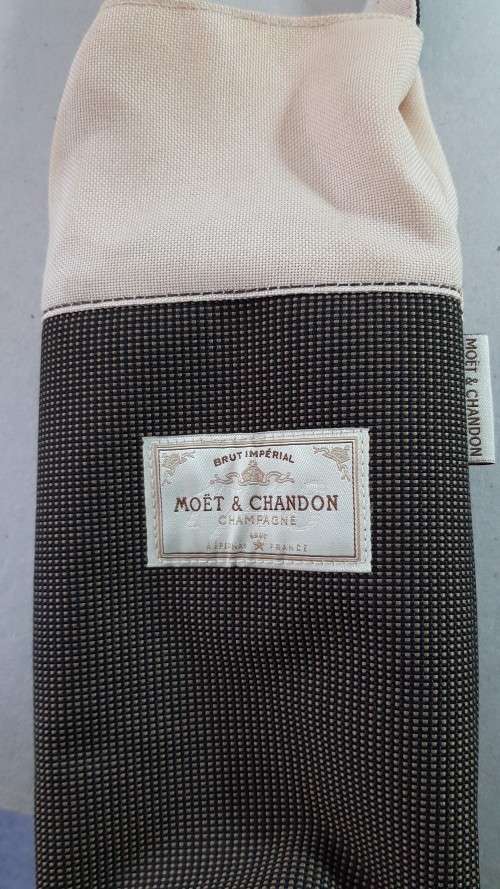 Champagne bottle carrier. Cooler bag, with insulated inner