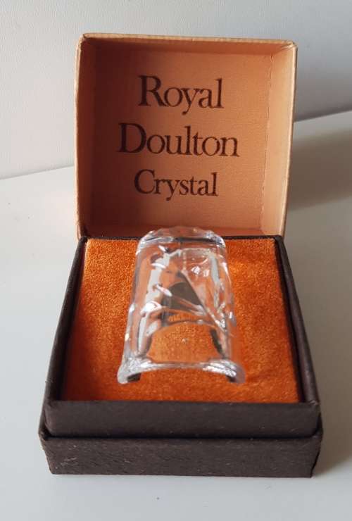 A Royal Doulton Chrystal collectors thimble in original presentation box.