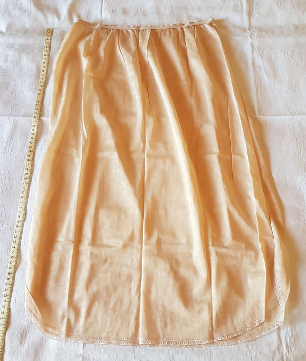 Petticoat Half Slip  Bare Beige with 2x side slits and narrow laced edge. Length: 72cm Waist: 34cm