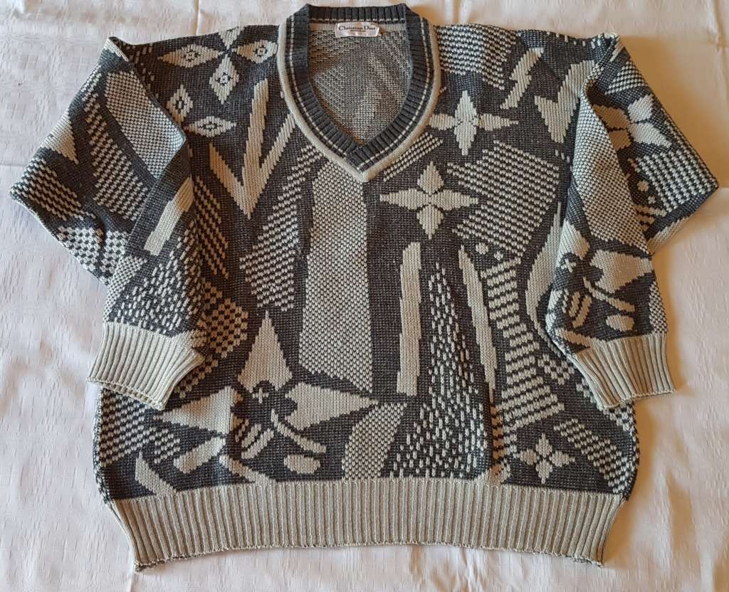 Mens Grey/White patterned Pullover Jersey  Grey background with white pattern.