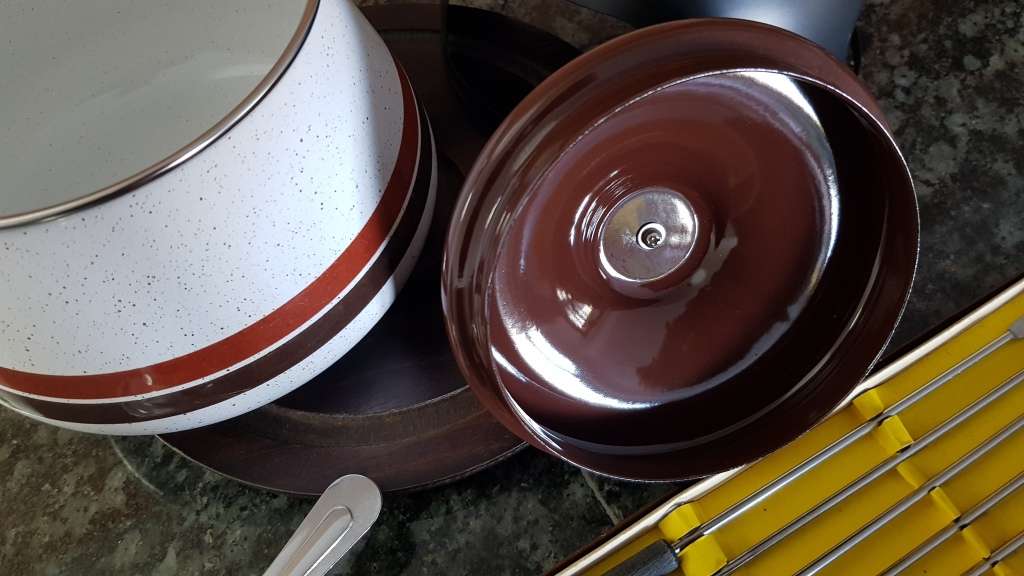 Fondue Set. Beautiful Enamel Fondue pot and lid in white with brown trim