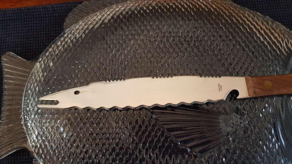 Glass Fish Design serving set. Anchor Hocking glass.