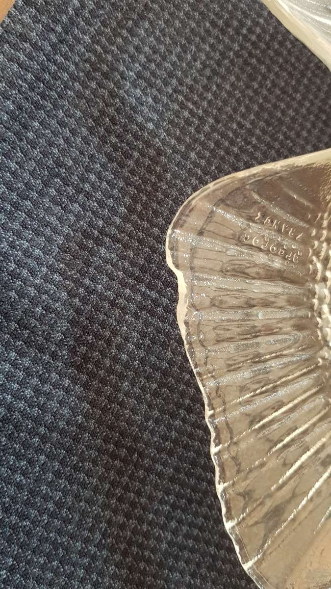 Glass Fish Design serving set. Arcoroc clear pressed glass art fish plates.