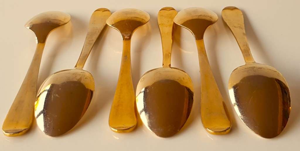 Vintage collectable set of 6x Gold plated tea spoons.