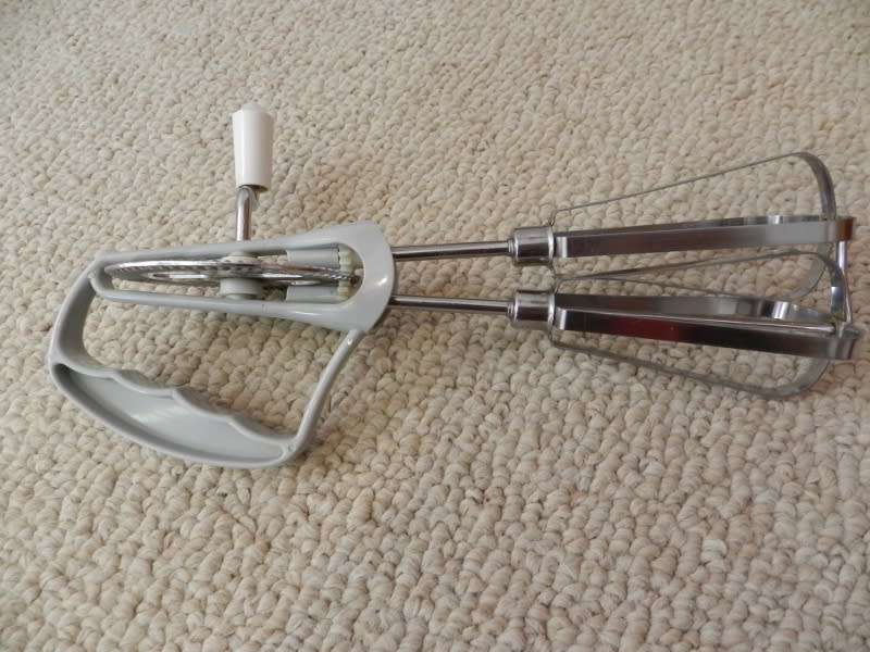 Vintage egg beater for your Kitchen collectables.