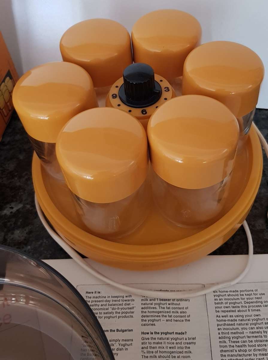 Rowenta Joghurt Bereiter.  Electrical Yoghurt maker.