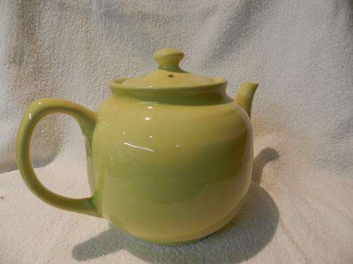 Teapot Retro bright yellow 1970 s