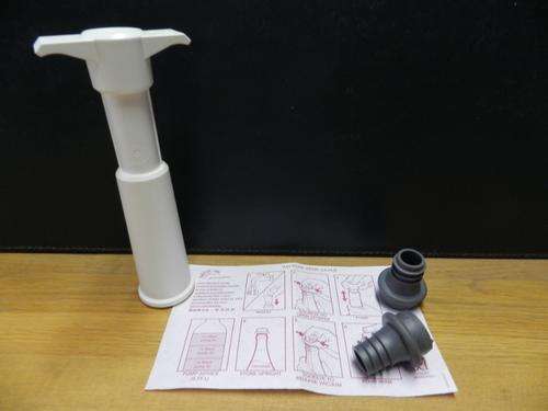Vacuum wine saver tool pump with stoppers