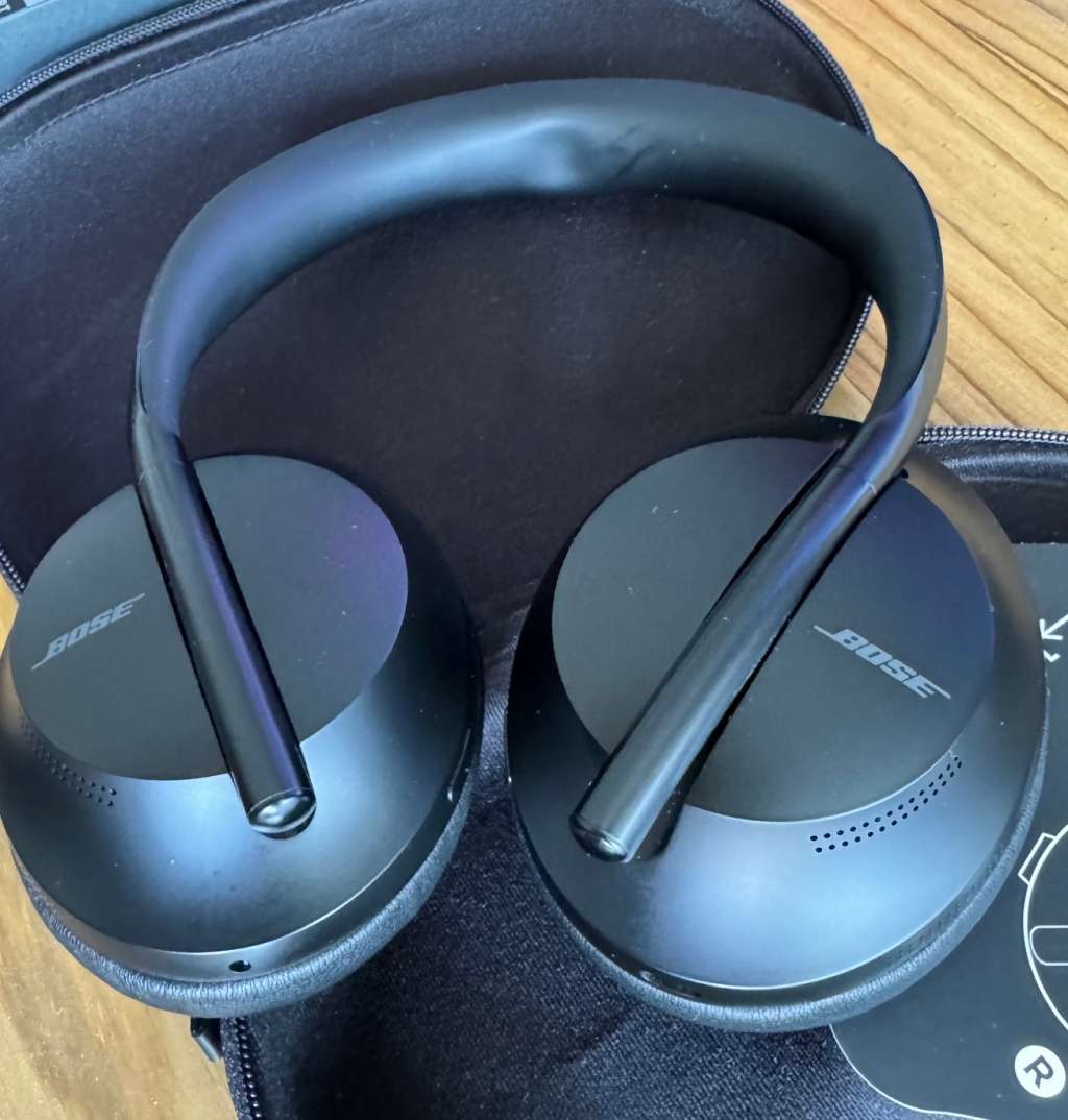 Bose Noise Cancelling Headphones 700