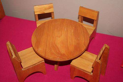 Barbie  Dining Room Table with Chairs